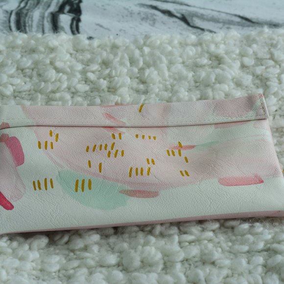 BNWT Chapters Indigo Pink Pouch - Picture 3 of 5